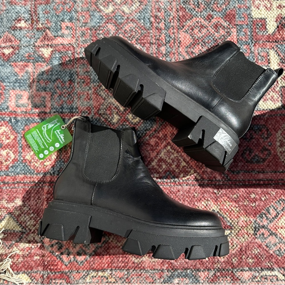 NWT sam edelman waterproof leather ankle chelsae platform boots size 8